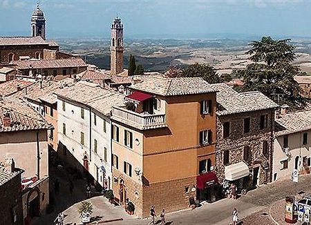 Il Barlanzone Affittacamere Montalcino Extérieur photo